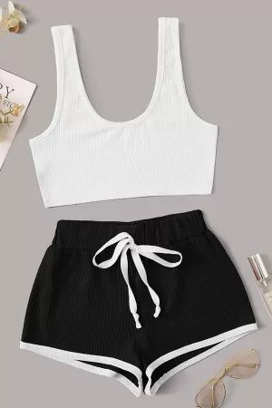 Kadın Siyah Şortlu Beyaz Croplu Gecelik Takımı