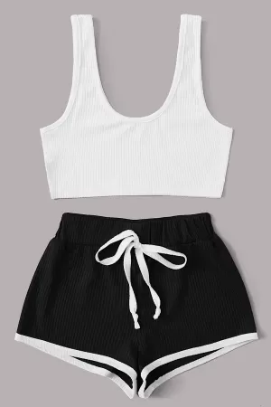 Kadın Siyah Şortlu Beyaz Croplu Gecelik Takımı