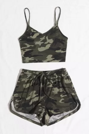 Kadın Kamuflaj Desenli Askılı Crop Top ve Şortlu Gecelik Takım