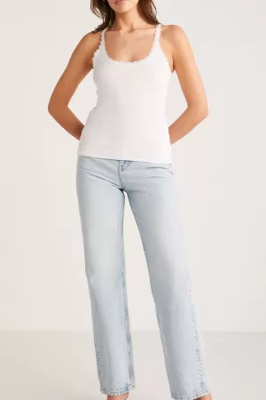 Kadın Beyaz Normal Kalıp Dantel Detalı Ince Askılı Oyuk Yaka Atlet