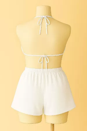 Kadın Beyaz Şortlu Belden ve Boyundan Bağlamalı Bikini Takımı