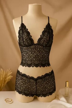 Kadın Siyah Dantel Bralet Şort Takımı – Şık, Zarif ve Feminen İç Giyim