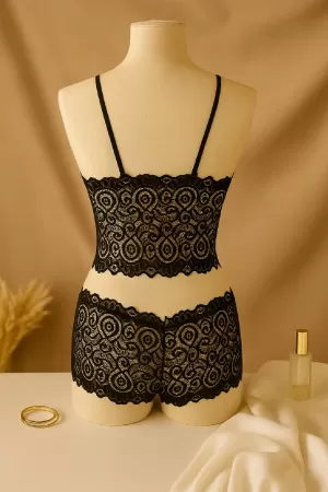 Kadın Siyah Dantel Bralet Şort Takımı – Şık, Zarif ve Feminen İç Giyim