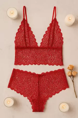 Kadın Kırmızı Dantel Bralet Şort Takımı – Tutkulu ve Çekici İç Giyim