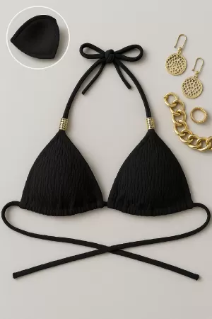 Kadın Siyah Pedli Üçgen Bikini Üstü Halter Bağlamalı Aksesuarlı