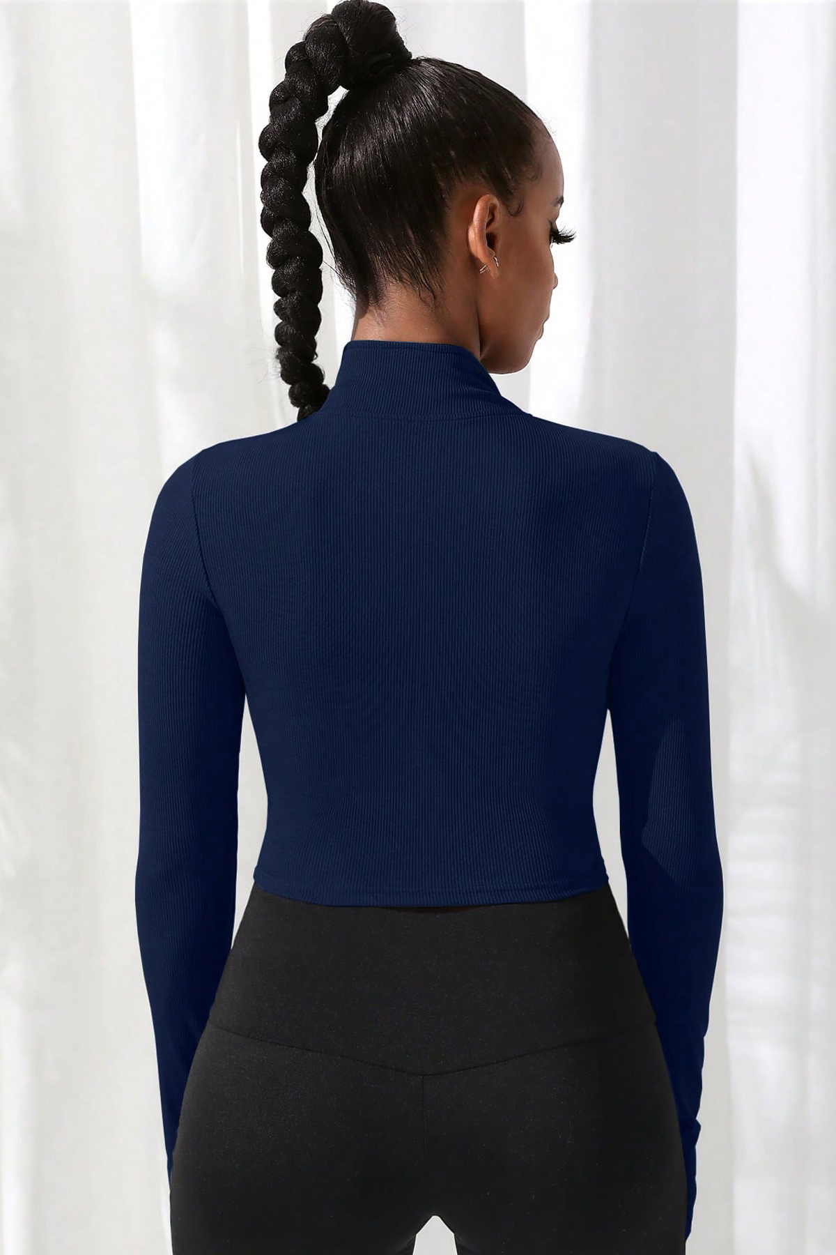 Kadın Lacivert Uzun Kol Fermuarlı Parmak Geçme Detaylı Dik Yaka Crop Top Bluz