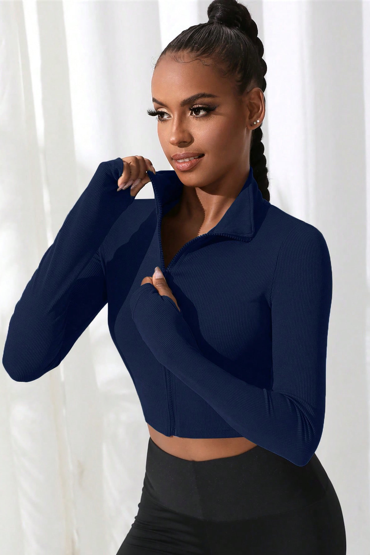 Kadın Lacivert Uzun Kol Fermuarlı Parmak Geçme Detaylı Dik Yaka Crop Top Bluz