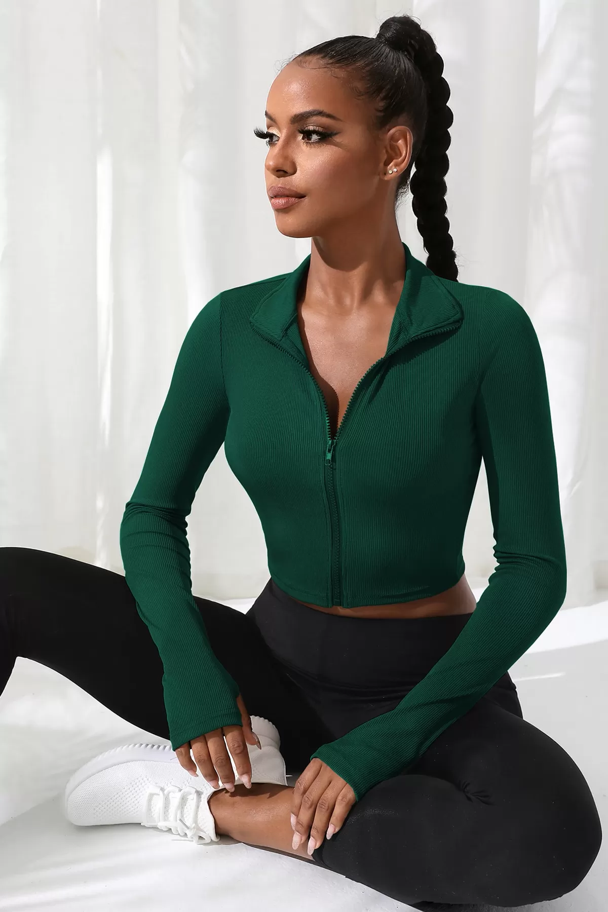 Kadın Yeşil Uzun Kol Fermuarlı Parmak Geçme Detaylı Dik Yaka Crop Top Bluz
