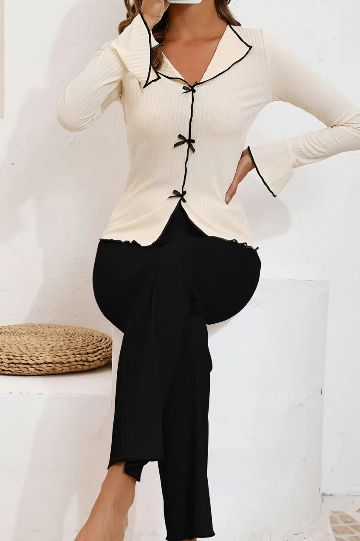 Kadın Fiyonklu Uzun Kollu Ekru Üst Siyah Alt Pijama Takımı