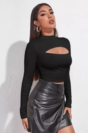 Kadın Siyah Göğüs Dekolteli Uzun Kollu Cut Out Crop Top Bluz
