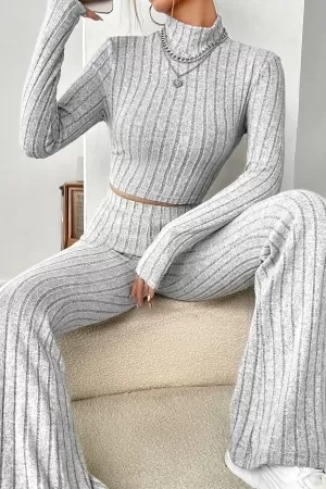 Kadın Gri Çizgili Boğazlı Crop Top ve Yüksek Bel Pantolon Takım