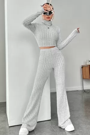 Kadın Gri Çizgili Boğazlı Crop Top ve Yüksek Bel Pantolon Takım