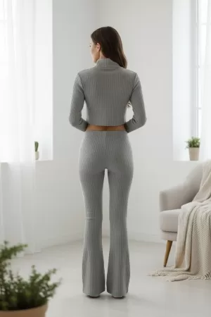Kadın Fitilli Eşofman Takımı – Gri Boğazlı Crop Üst & İspanyol Paça Pantolon, Esnek Rahat Kalıp